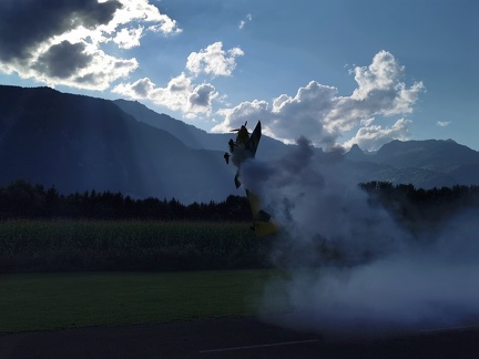 Emilien  en test fumigène